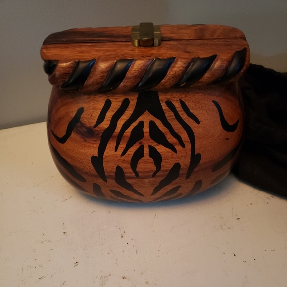 Timmy Woods of Beverly Hills Rare Hand Carved Tiger Striped Wooden Purse - Picture 4 of 8